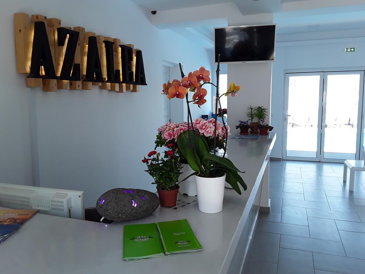 Azalea Hotel Kamári Екстериор снимка
