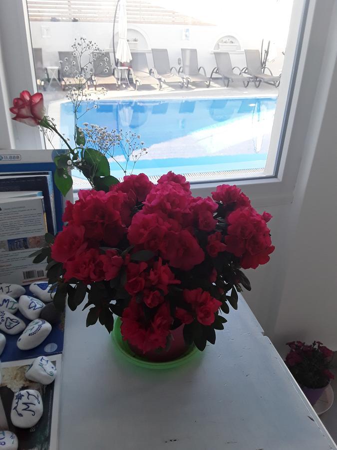Azalea Hotel Kamári Екстериор снимка
