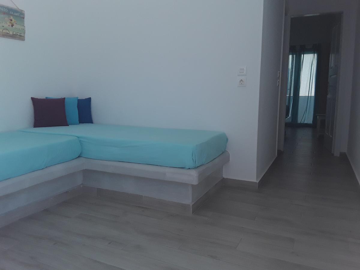Azalea Hotel Kamári Екстериор снимка
