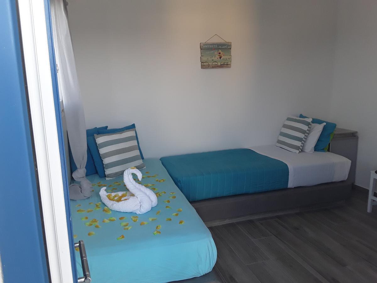 Azalea Hotel Kamári Екстериор снимка