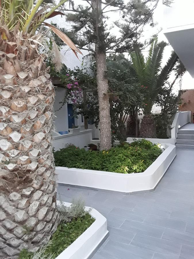Azalea Hotel Kamári Екстериор снимка
