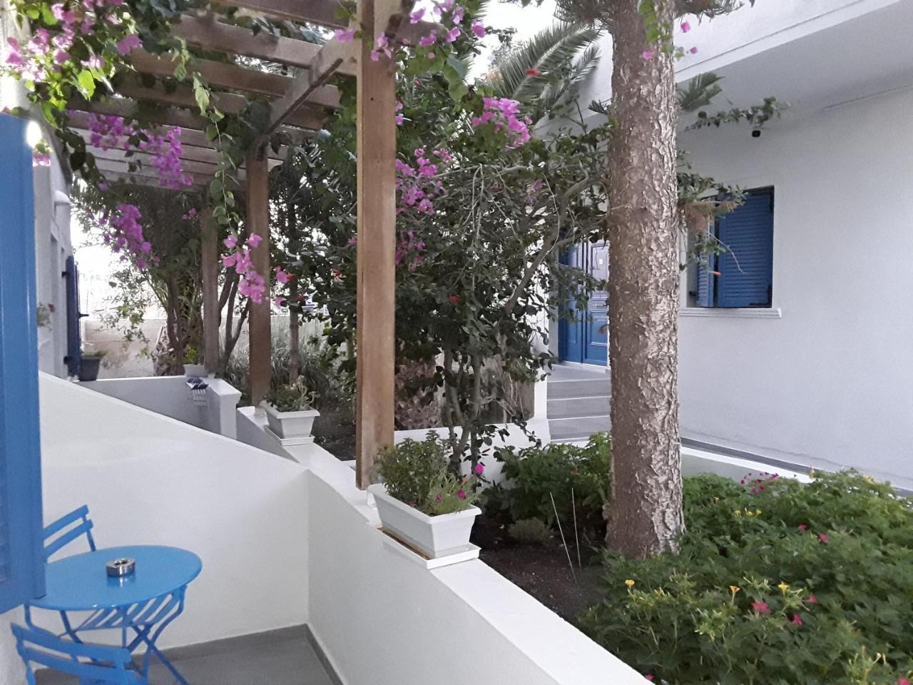 Azalea Hotel Kamári Екстериор снимка